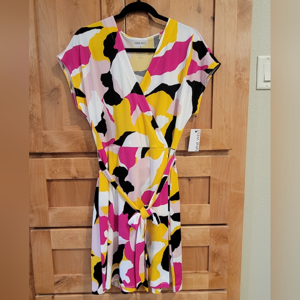 NINE WEST Dress Size Large Vee neck NWT
